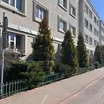 Plac Bankowy Apartment, Metro