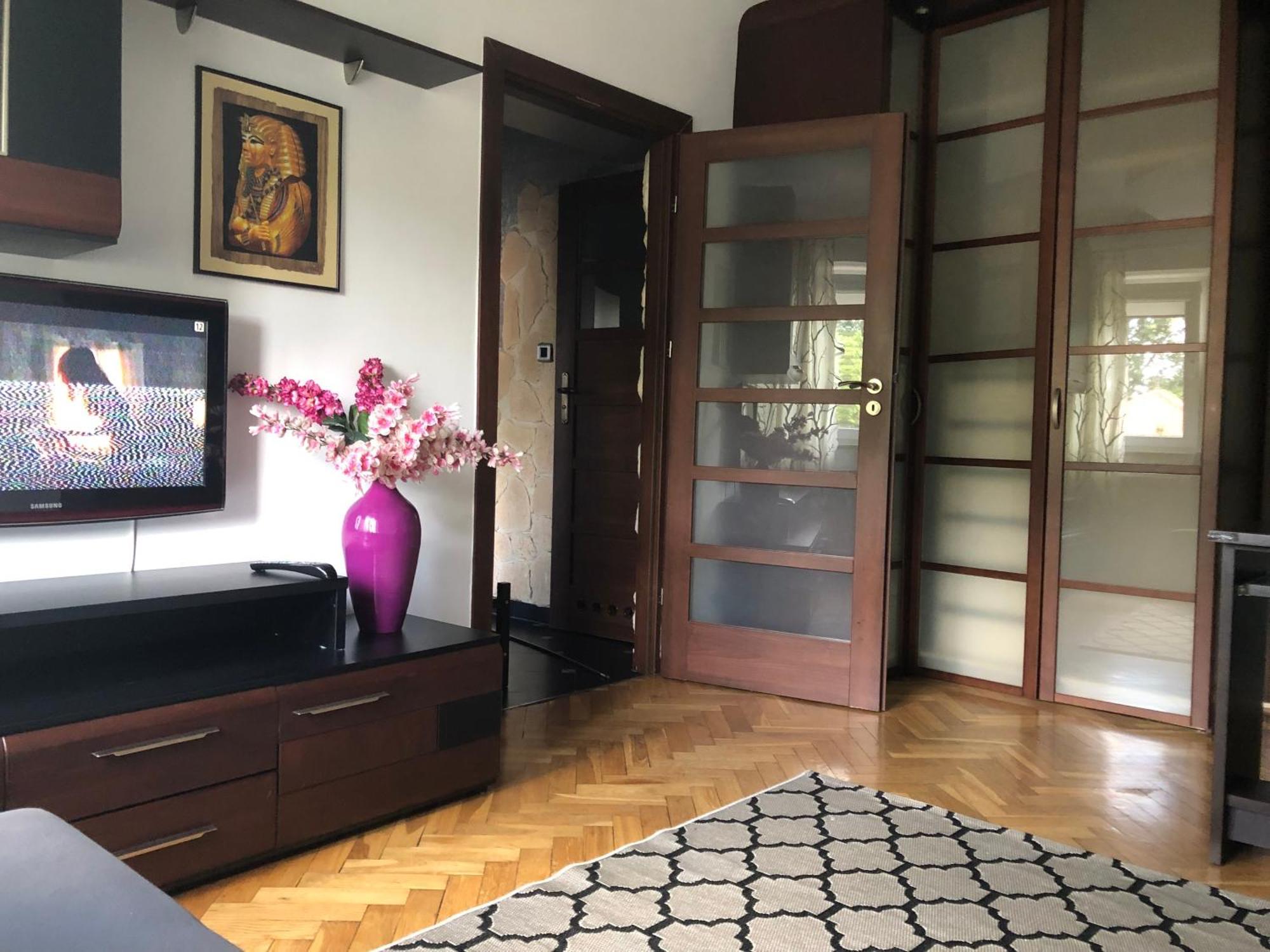 Plac Bankowy Apartment, Metro Apartment